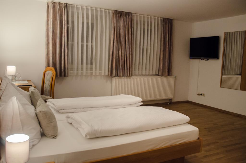 Hotel Blaue Traube 쇼네우 외부 사진