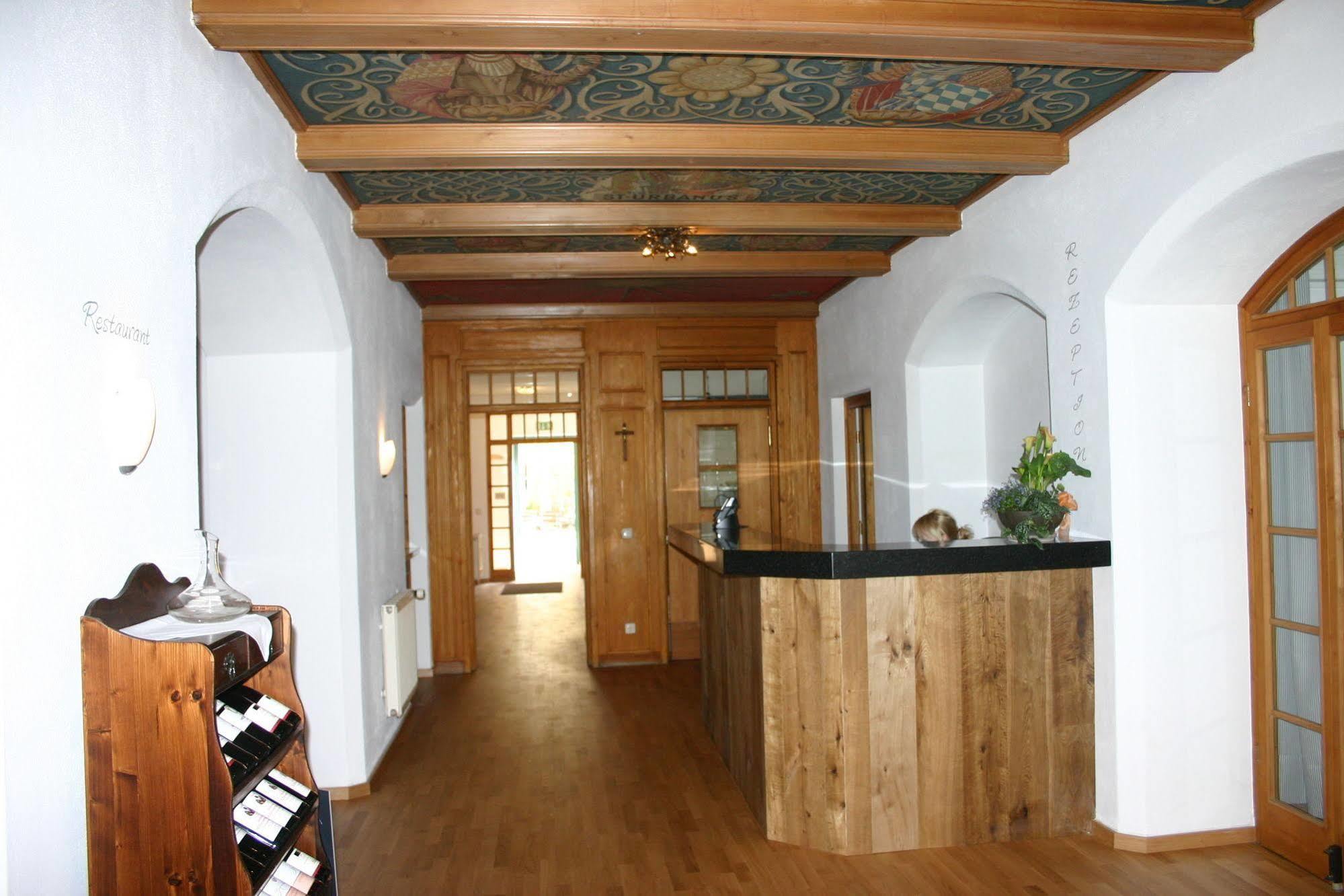 Hotel Blaue Traube 쇼네우 외부 사진